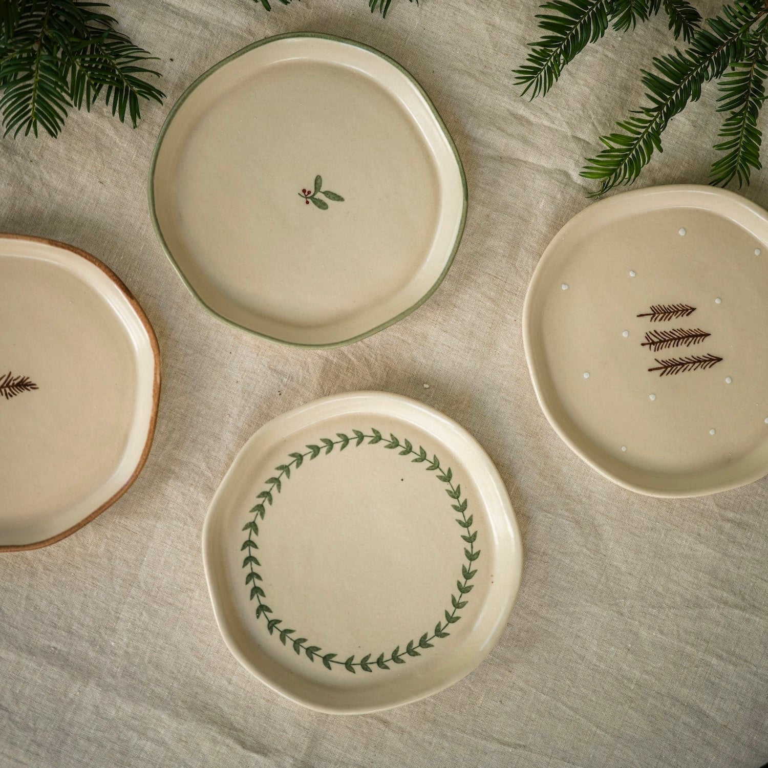 Hand Painted Snack Plate - Wreath