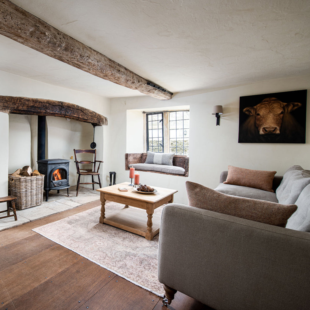 CASTLE COMBE | SOLID OAK SQUARE COFFEE TABLE