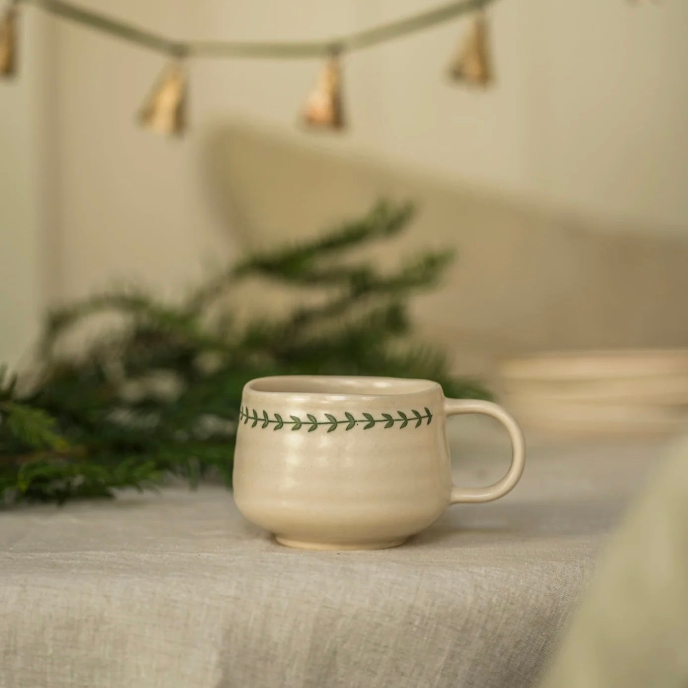 HAND PAINTED MUG | WREATH