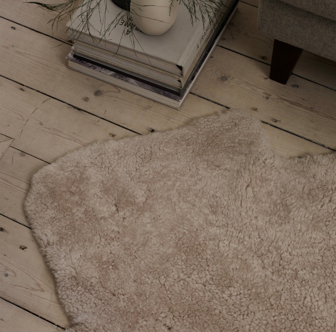 Lars - Large Curly Sheepskin - Latte