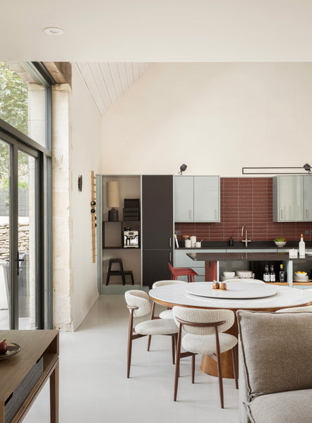 HANKO | DINING CHAIR | BOUCLE & WALNUT