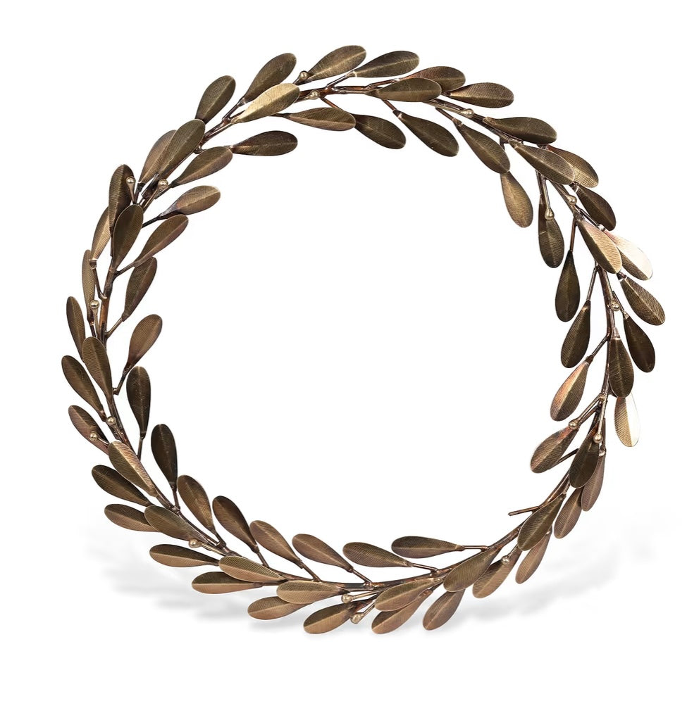 Castle Combe - Mistletoe Brass Wreath