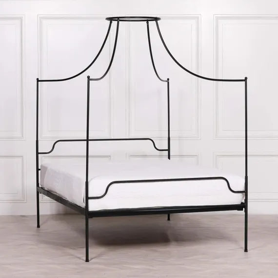 Mr Tod’s - King 5ft Canopy Bed
