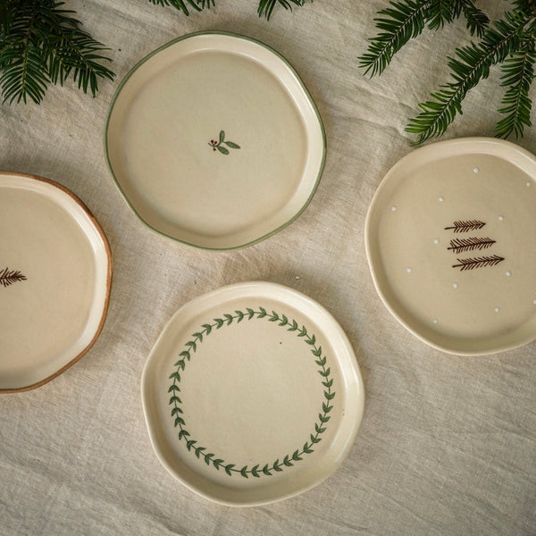 HAND PAINTED SNACK PLATE | HOLLY