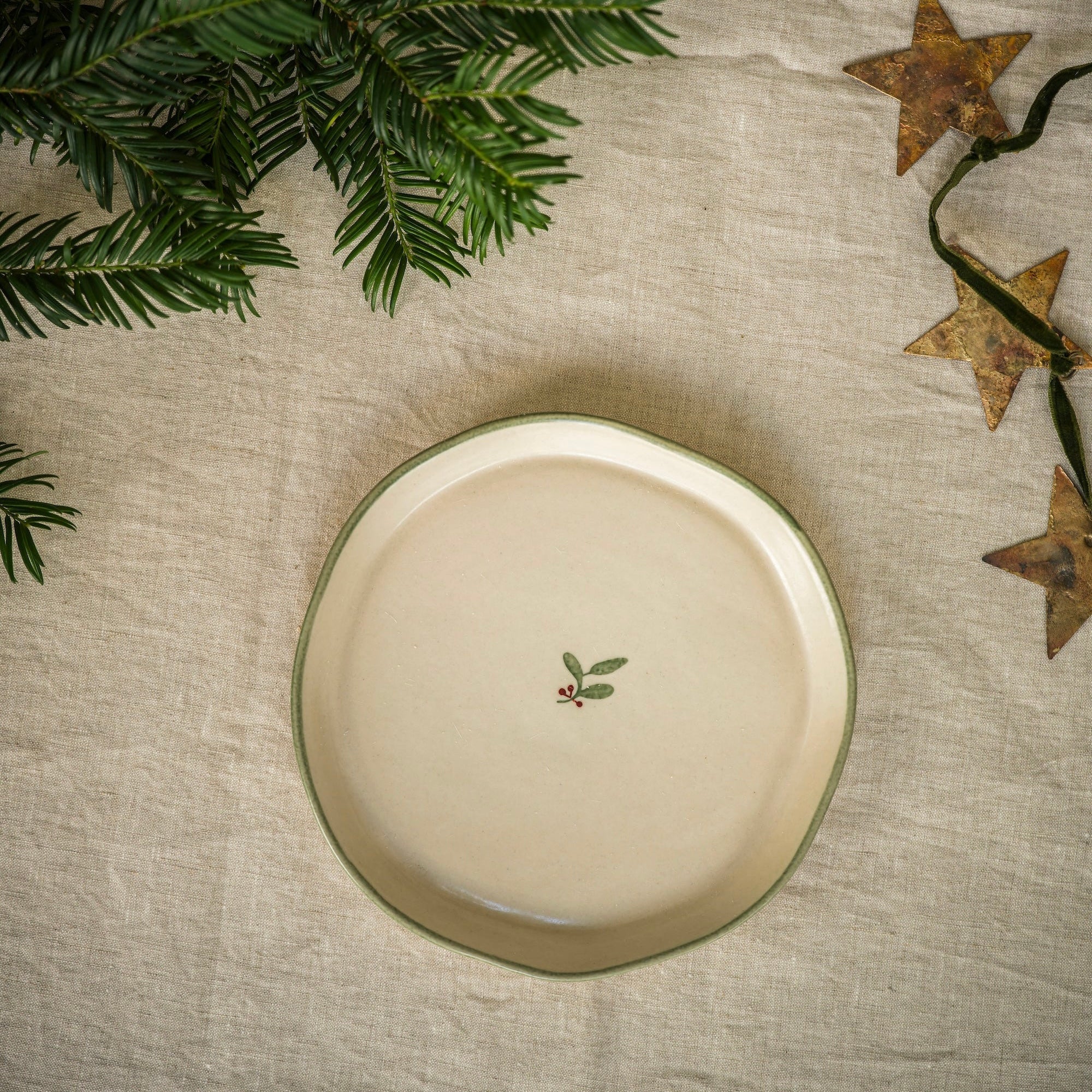 HAND PAINTED SNACK PLATE | HOLLY