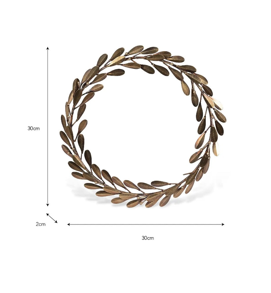 Castle Combe - Mistletoe Brass Wreath