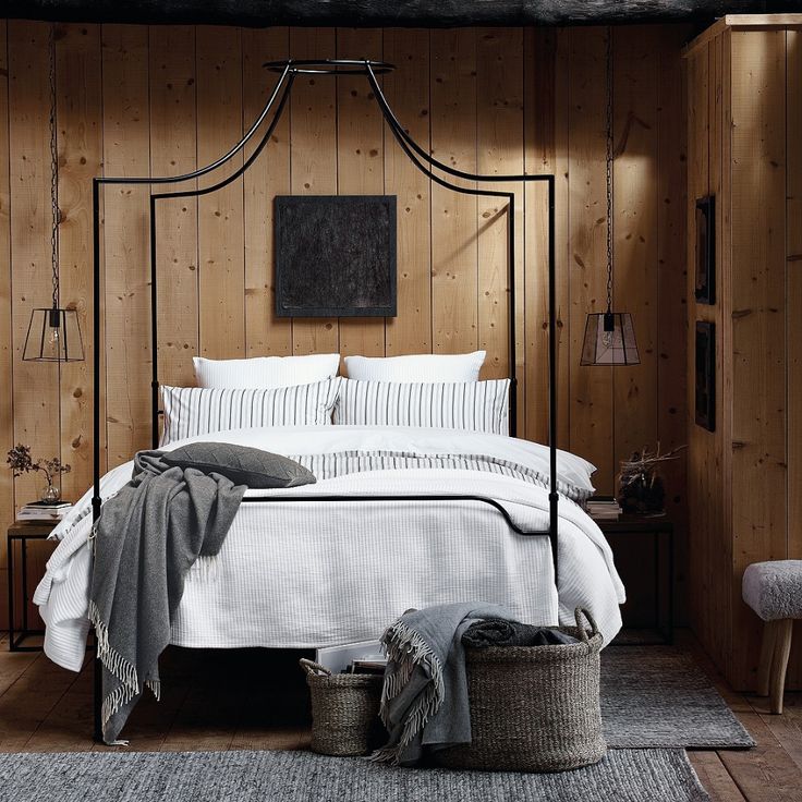 Mr Tod’s - King 5ft Canopy Bed