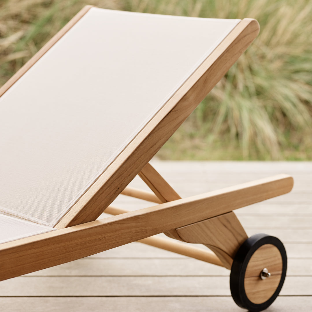 Columbus Sun Lounger by Fritz Hansen Skagerak - White