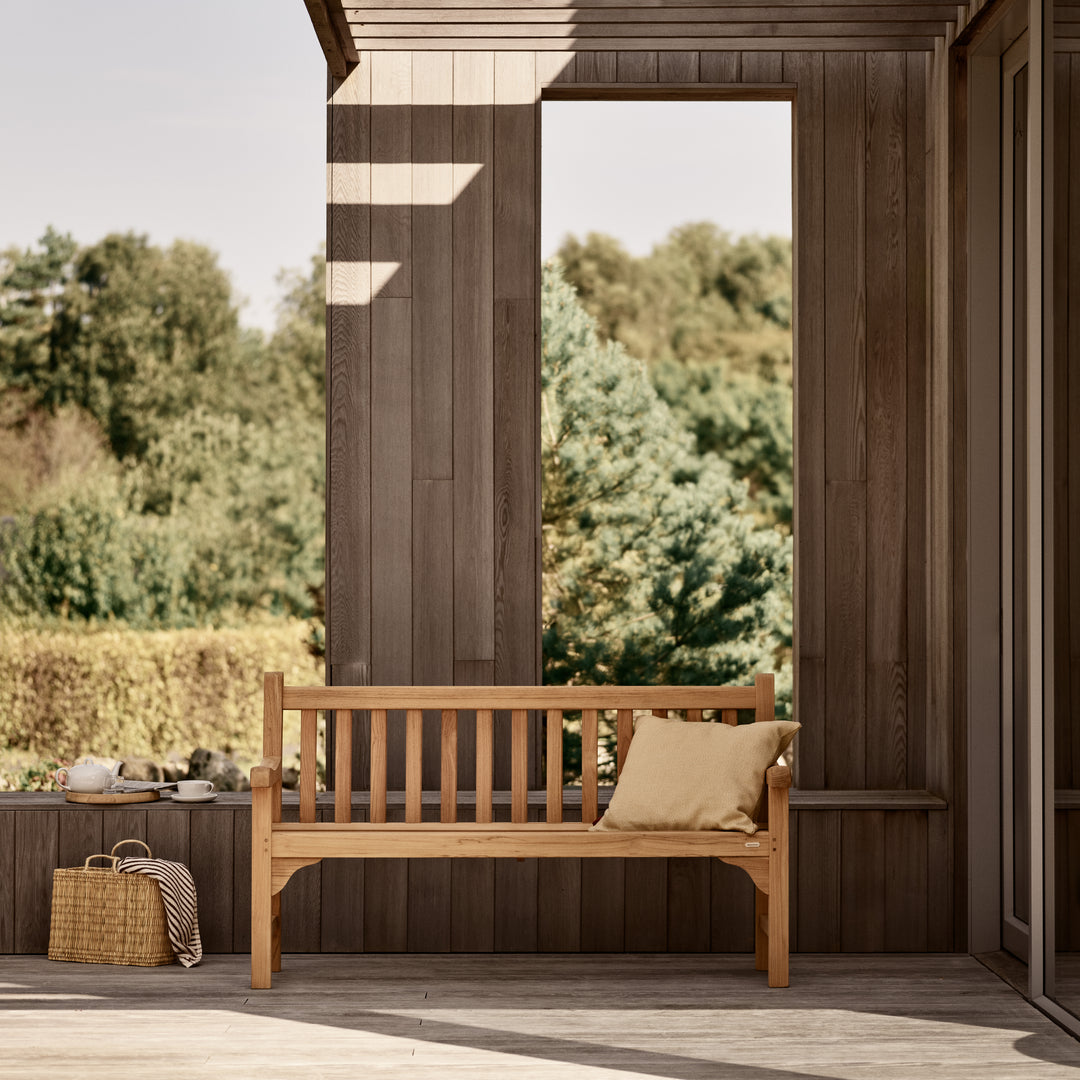 England Bench 152 by Fritz Hansen Skagerak