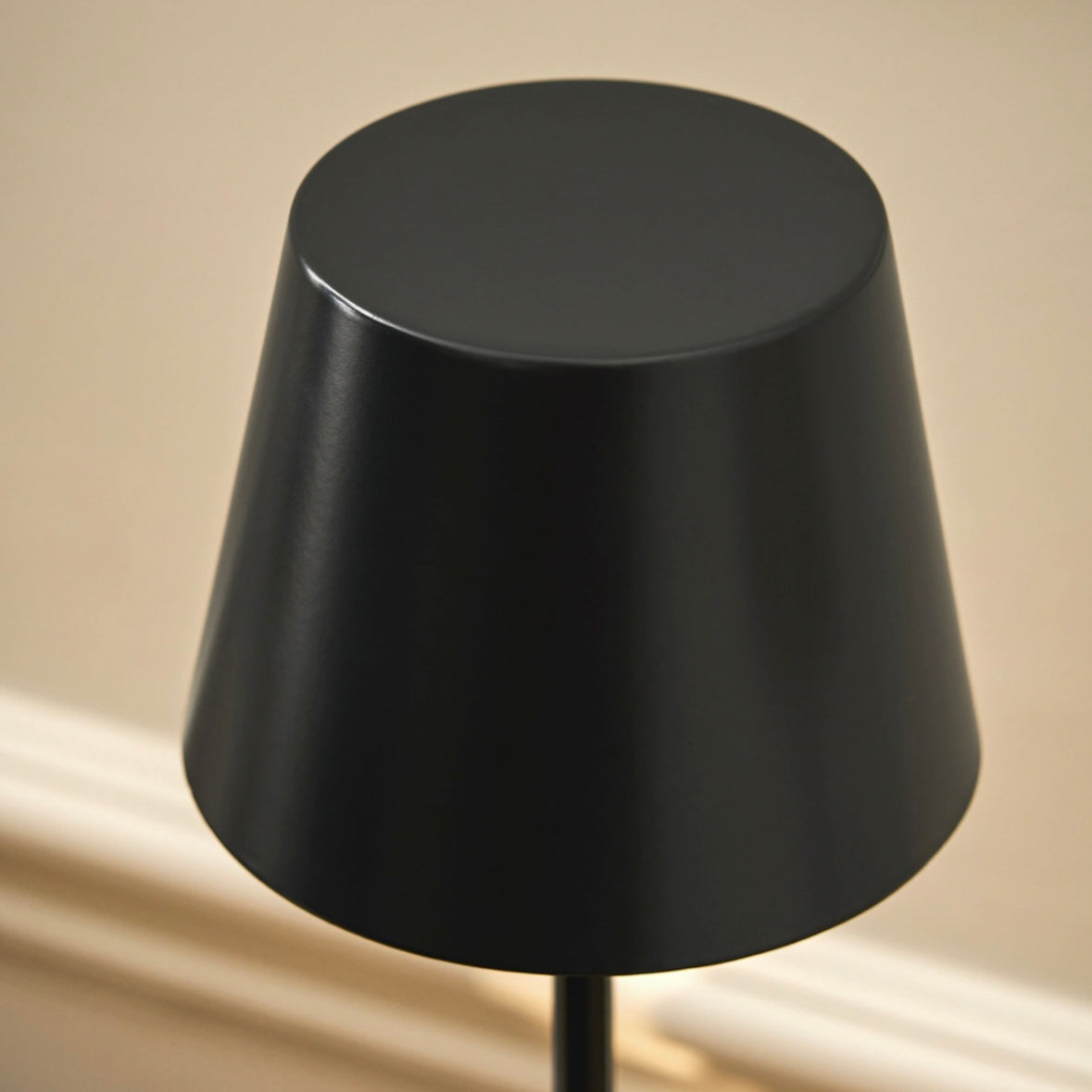Walcot - Rechargeable Table Lamp - Carbon