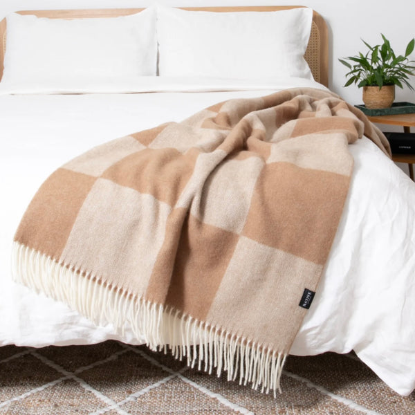 ALPIN | CHEQUERED WOOL THROW | FAWN