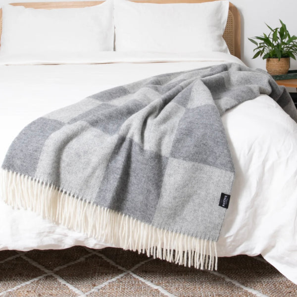 ALPIN | CHEQUERED WOOL THROW | ASH