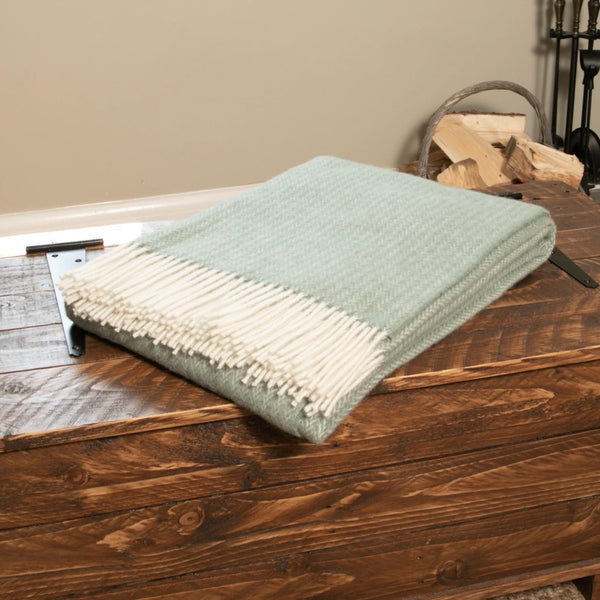ALPIN | CABLE KNIT THROW | EUCALYPTUS