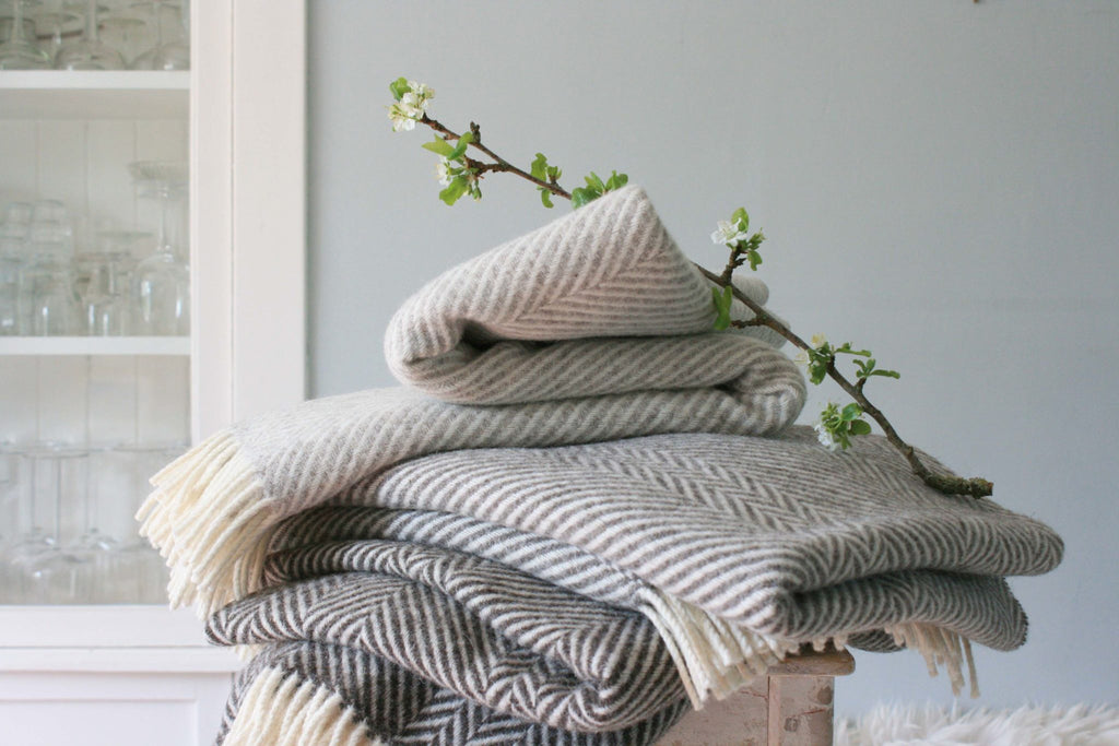 Jacobs Wool Throw - Large - Silver Chevron