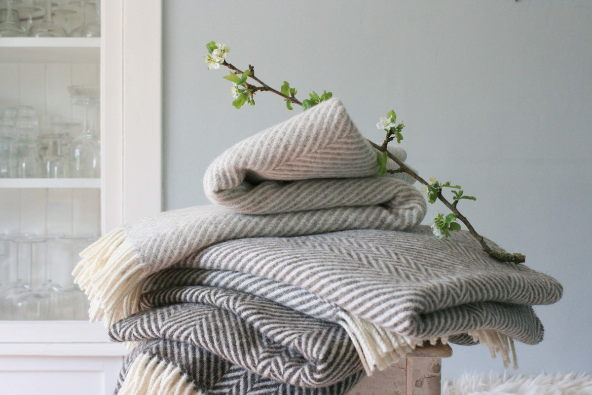 Jacobs Wool Throw - Large - Silver Chevron