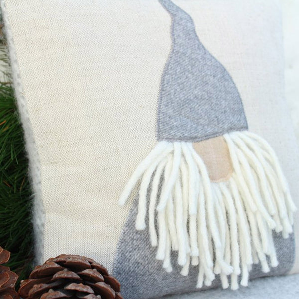 HANDMADE | TOMTE NISSE CUSHION