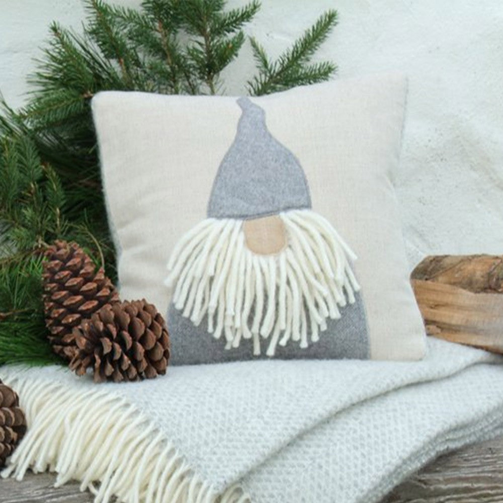 HANDMADE | TOMTE NISSE CUSHION