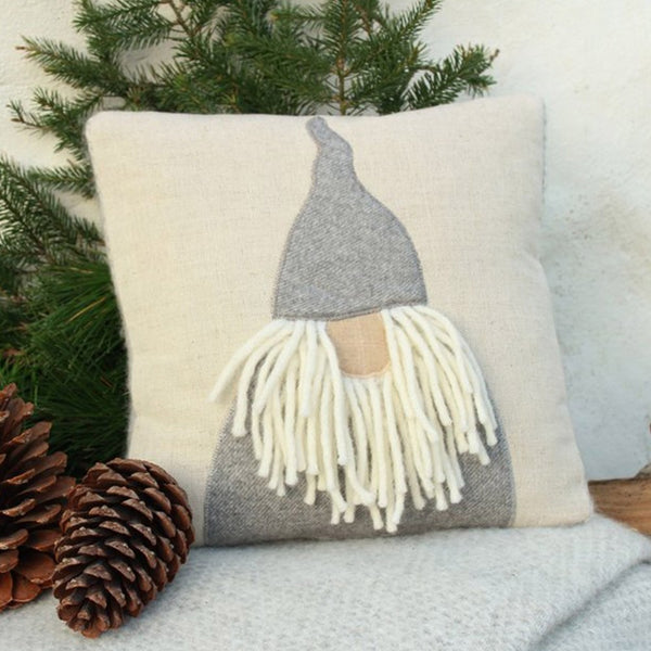 HANDMADE | TOMTE NISSE CUSHION