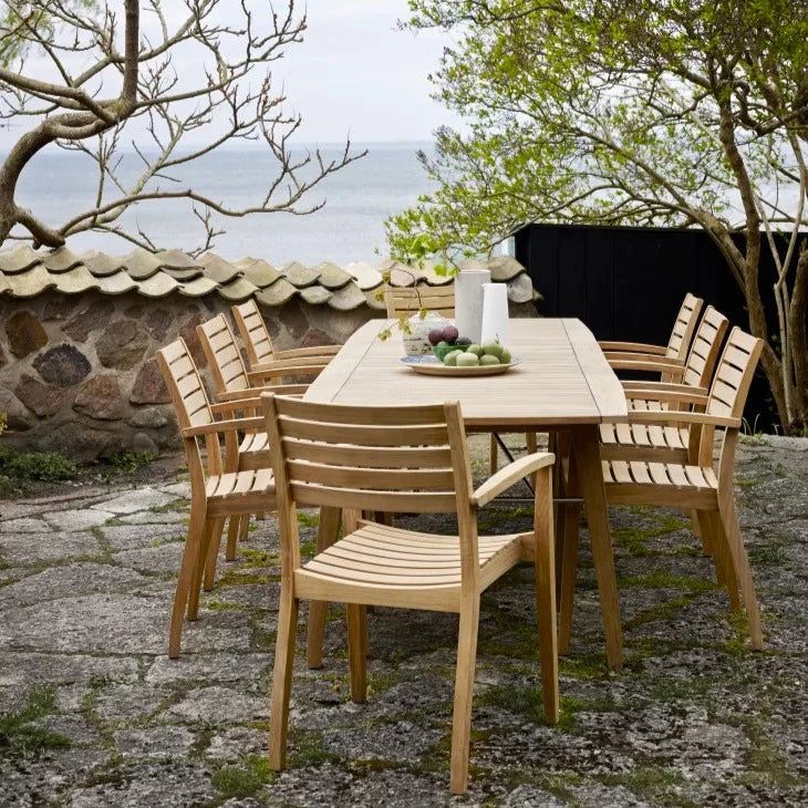 Extending Ballare Table by Fritz Hansen Skagerak