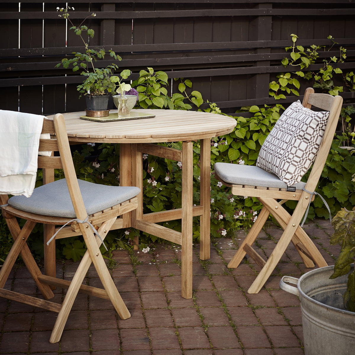 Selandia Table by Fritz Hansen Skagerak - Round