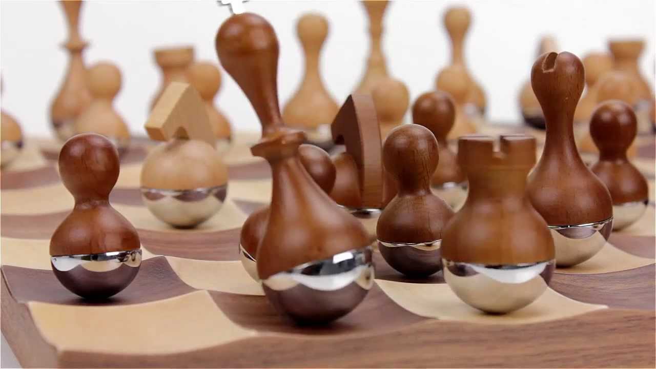 Luxury - Walnut Wobble Chess Set