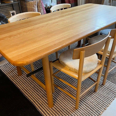 NORDIC | EXTENDING DINING TABLE